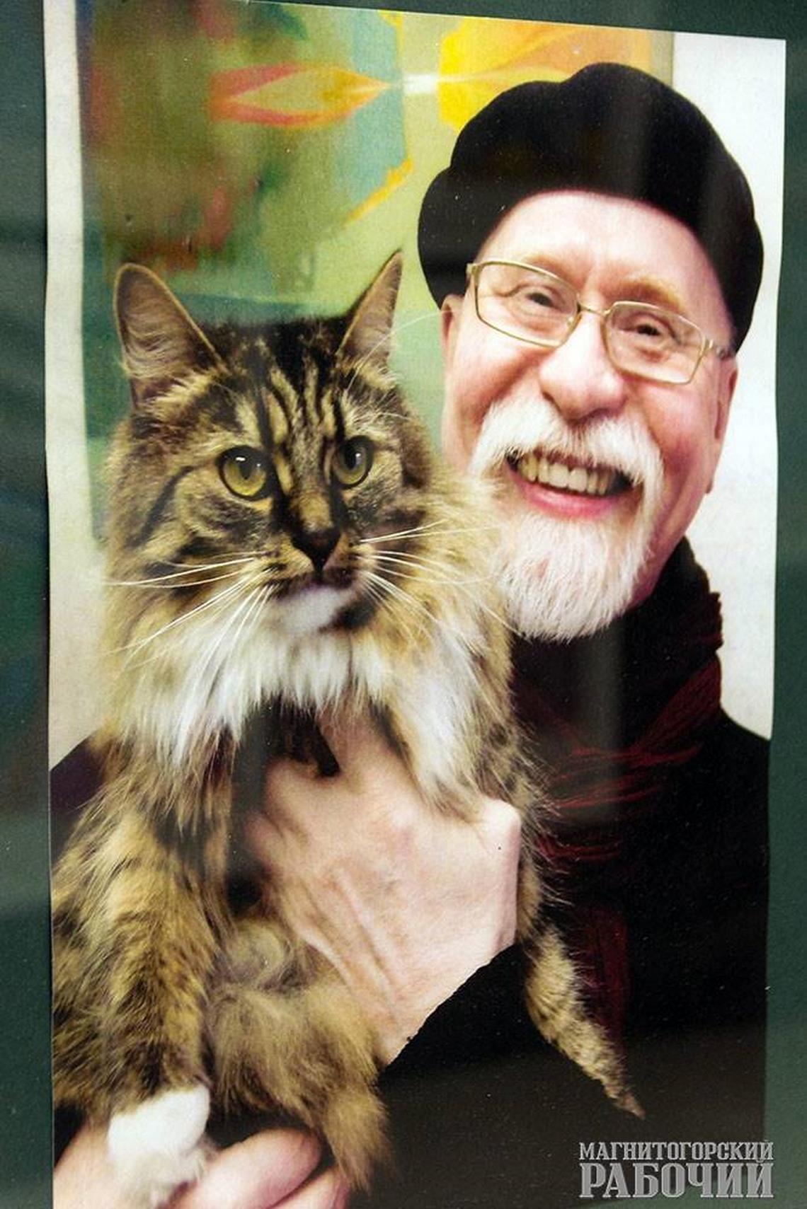 Кто не любит котиков? Питерский художник и южноуральские мастера выставились в Магнитогорской «картинке»