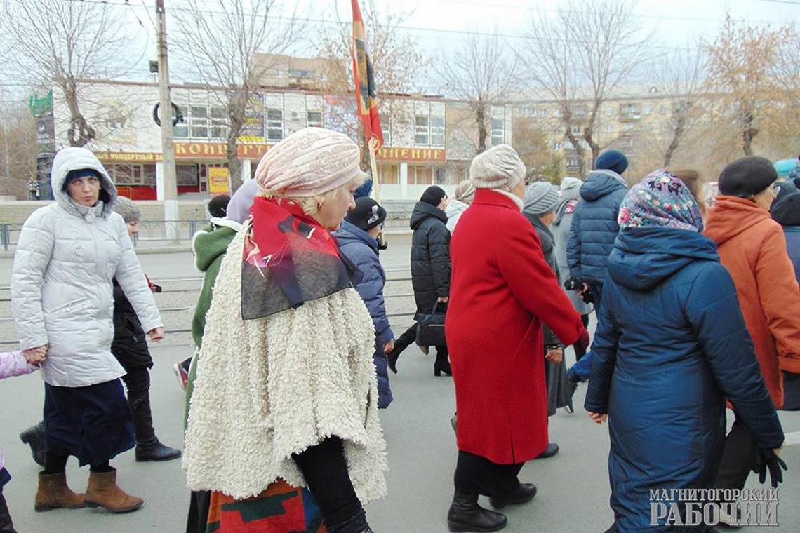 «Как оставаться в стороне?» Крестный ход в Магнитогорске собрал тысячи людей