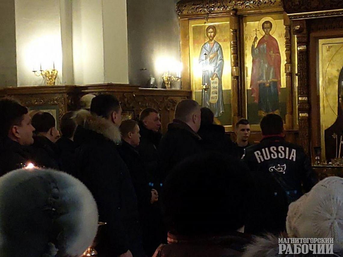 Свечи, слезы и молитвы. В Магнитогорске на 9-й день после трагедии вспомнили погибших