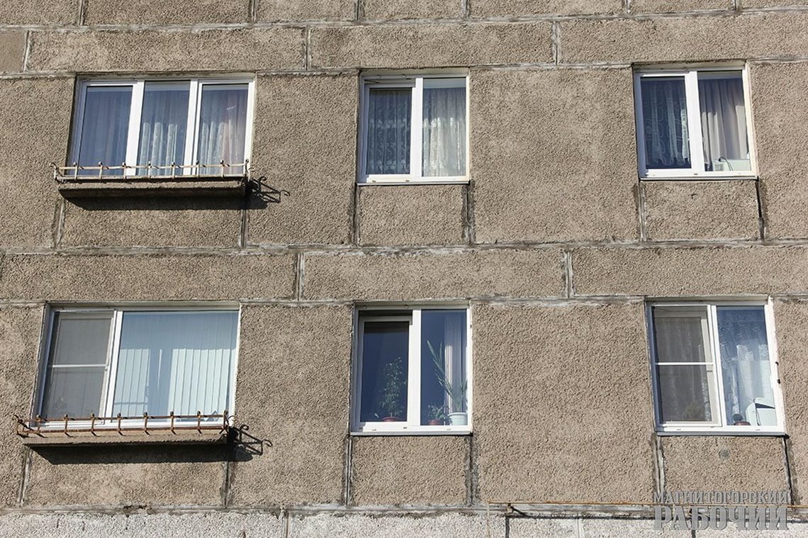 Фото на Жукова, 3 жильцы подъезда ушли на самоизоляцию