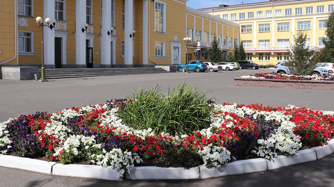 С любовью к цветам. В Магнитогорске продолжается проведение смотра-конкурса «Чистый город»