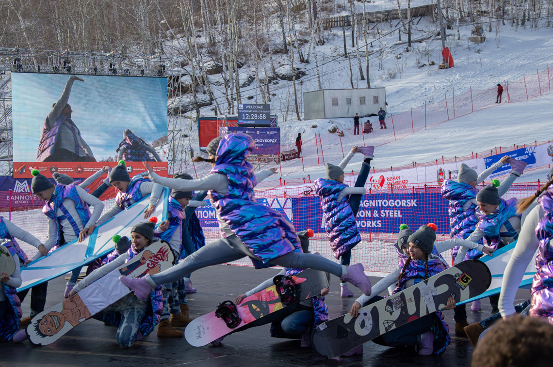 Сноуборд вперёд! На ГЛЦ «Металлург» прошёл первый день соревнований Кубка мира