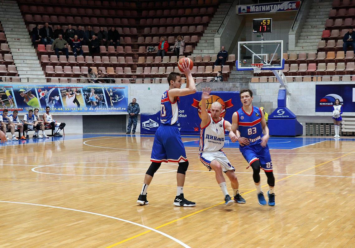Никто не хотел уступать. Баскетболисты «Динамо» обменялись победами с «Тамбовом»