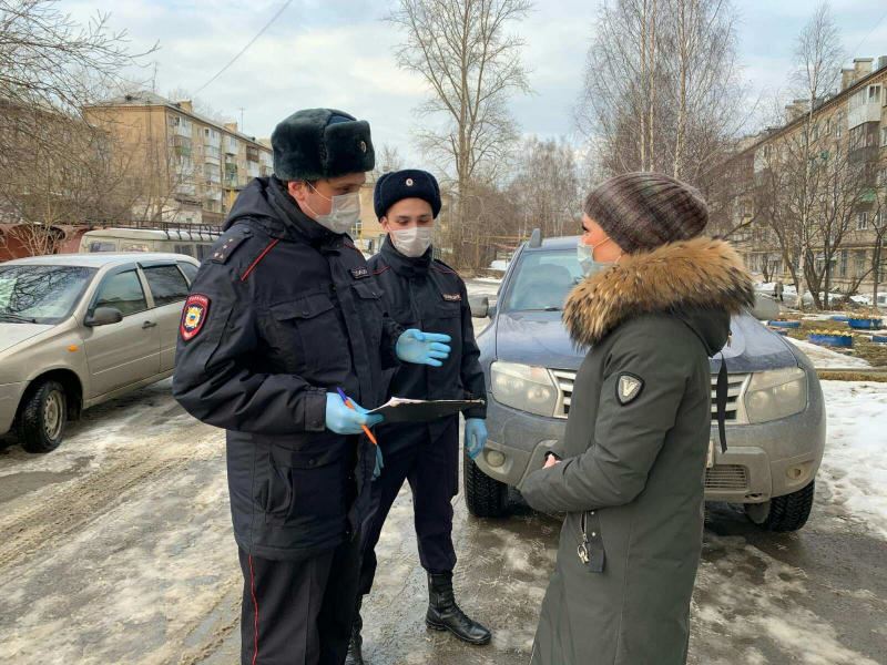 Фото передвижной пункт полиции появился в Магнитогорске