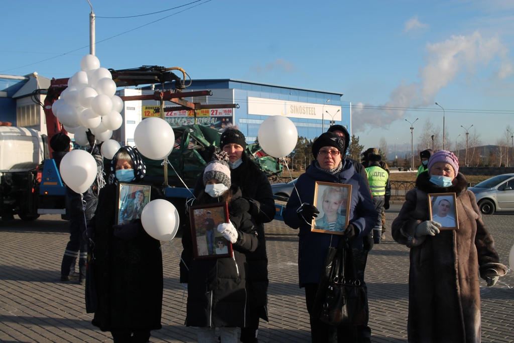 Они могли бы жить... В Магнитогорске прошла масштабная акция в память о жертвах ДТП