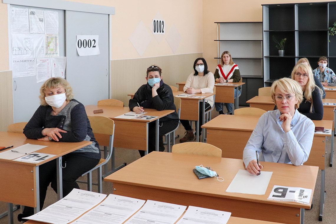 Взрослые держат экзамен. В Магнитогорске родители сегодня сдавали ЕГЭ