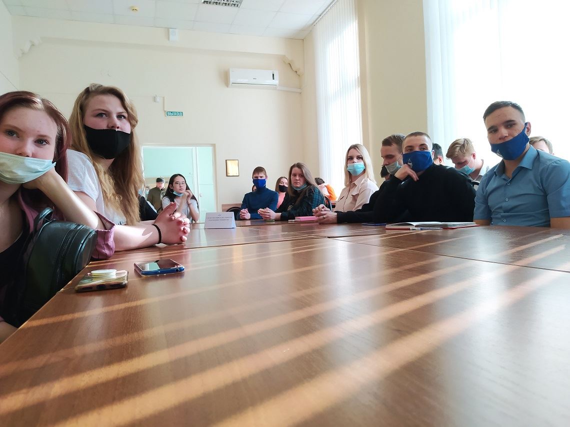 Я бы в наблюдатели пошел… Студентам рассказали, как строится выборный процесс в России?