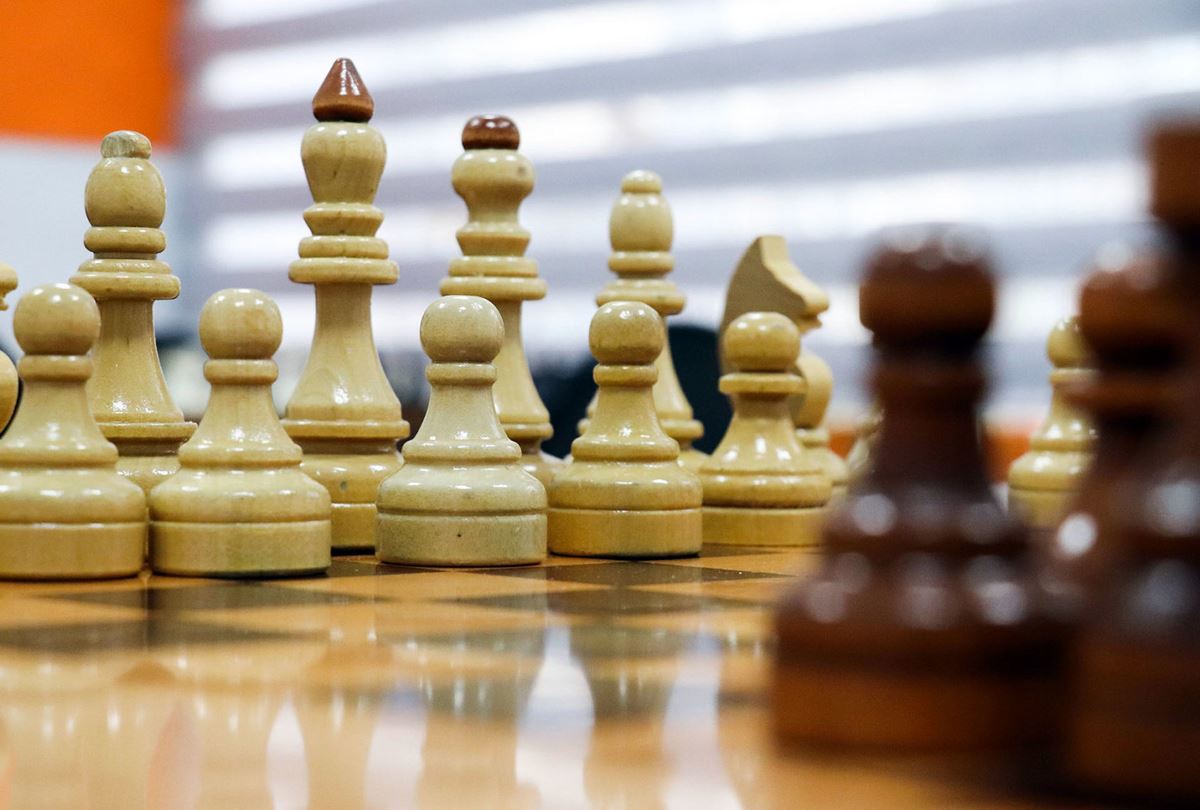 «Белая ладья» начинает и выигрывает. На открытии обновленного шахматного клуба побывал глава Магнитогорска