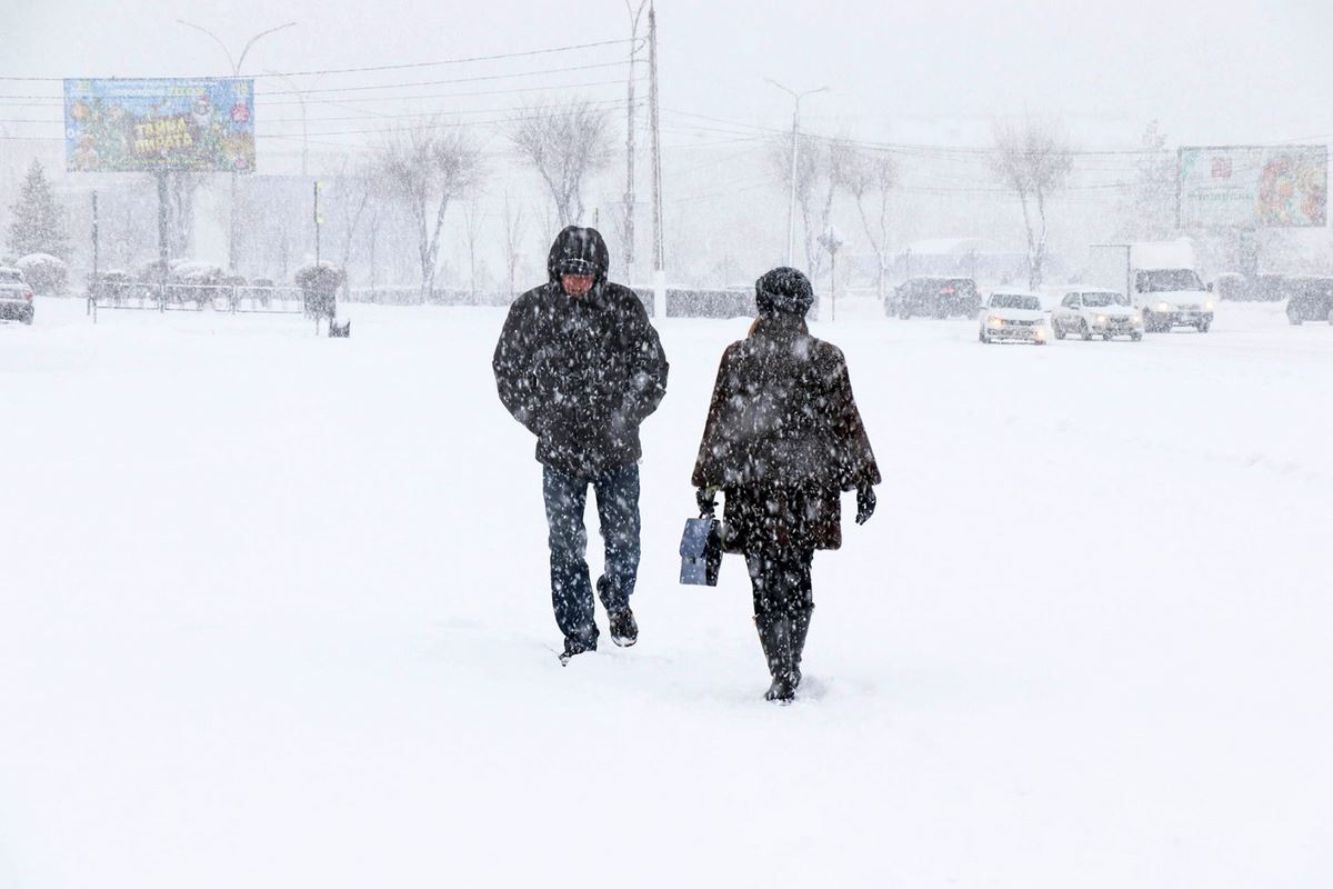 Из-за обильного снегопада ограничен выезд из Магнитогорска