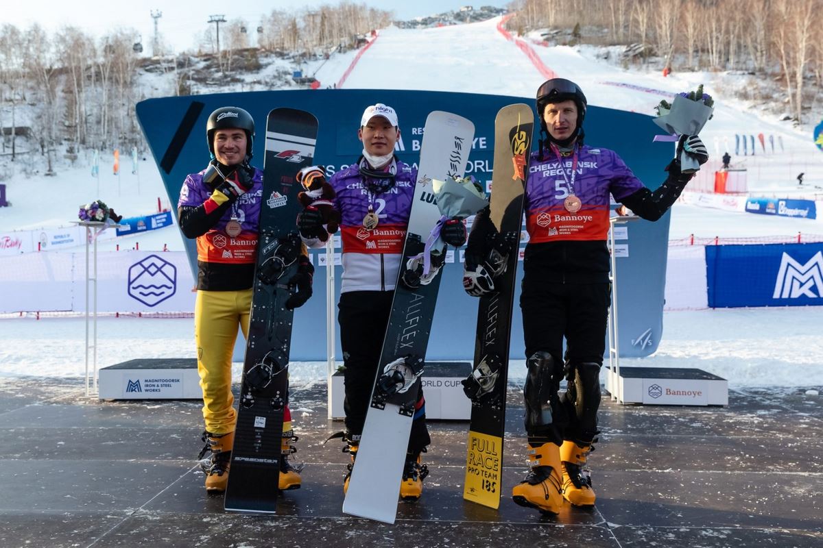 Есть золото! Российские сноубордисты завоевали медали в этапе Кубка мира по сноуборду