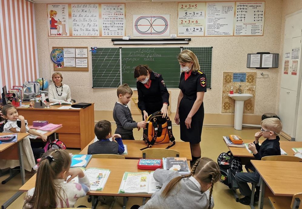 Не теряйте бдительности! Сотрудники ГИБДД провели День безопасности в школах Магнитогорска