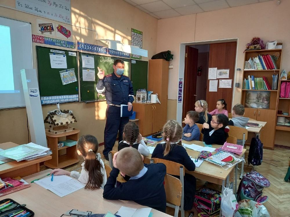 Не теряйте бдительности! Сотрудники ГИБДД провели День безопасности в школах Магнитогорска