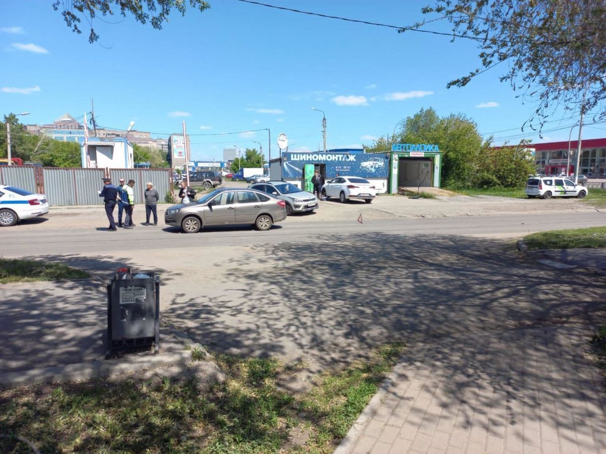 Перепутал педали. Водитель-пенсионер сбил 13-летнюю девочку на тротуаре в Магнитогорске
