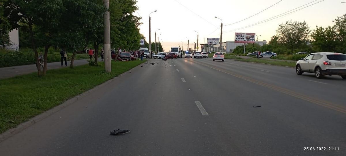 19-летнего парня увезли в больницу. Пьяный водитель иномарки сбил пешехода в Магнитогорске