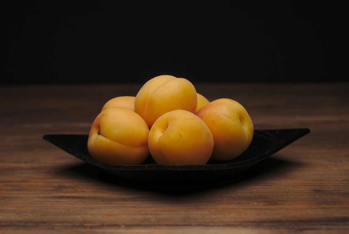 Сладкие, спелые, ароматные. Как правильно выбрать абрикосы?