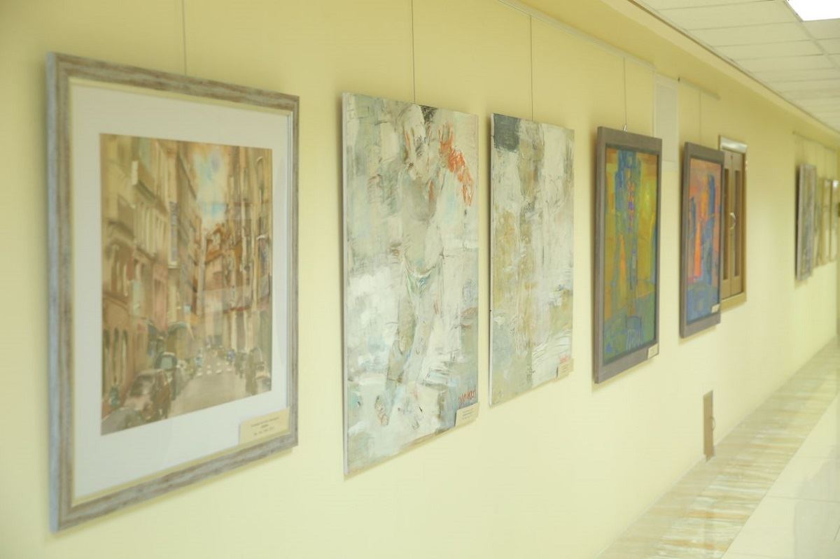 Художественная выставка ко дню города Магнитогорска открылась в Совете Федерации