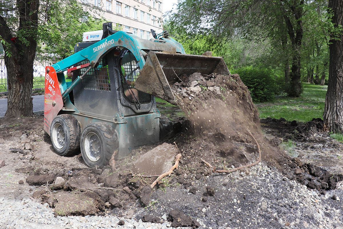 Мешает только вода с небес. Дорожные строители несут потери из-за внезапных дождей в Магнитогорске