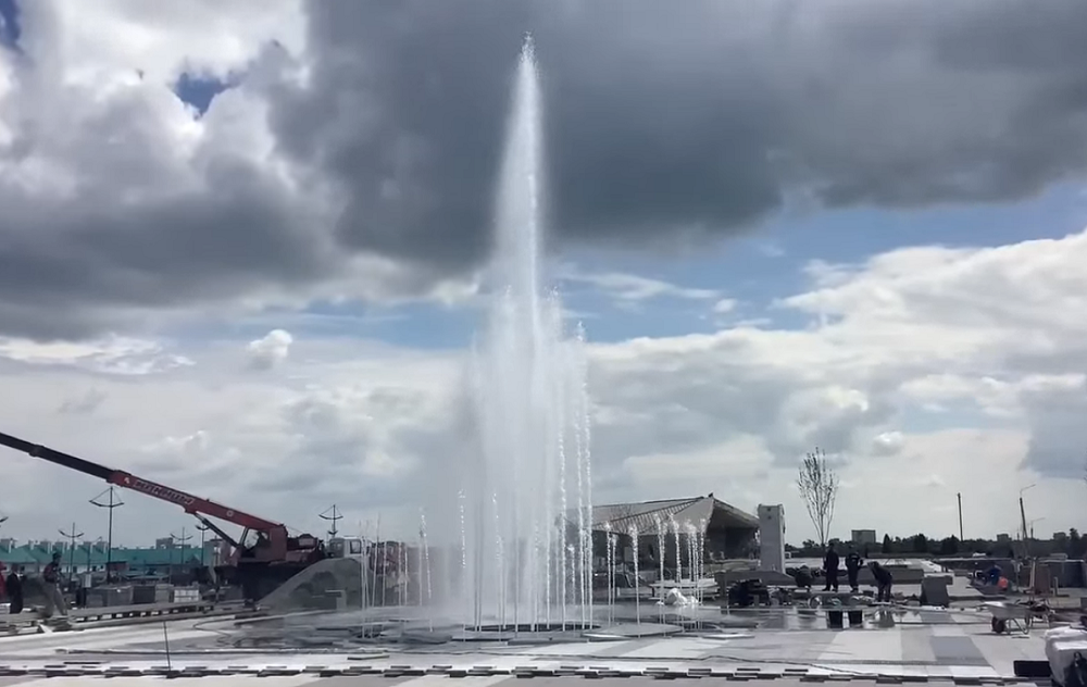 Уникальный фонтан заработает в парке "Притяжение". Как прошел его технический запуск?
