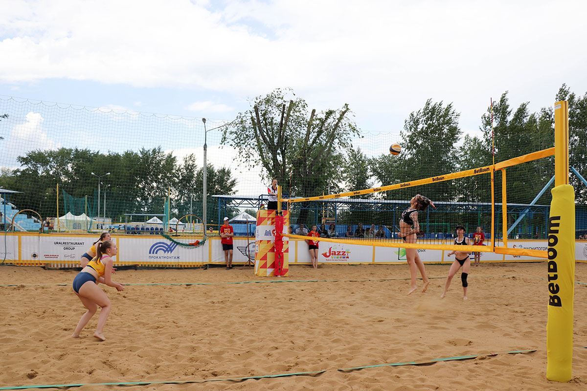 Лето, солнце, мяч. Чемпионат России по пляжному волейболу состоялся в Магнитогорске