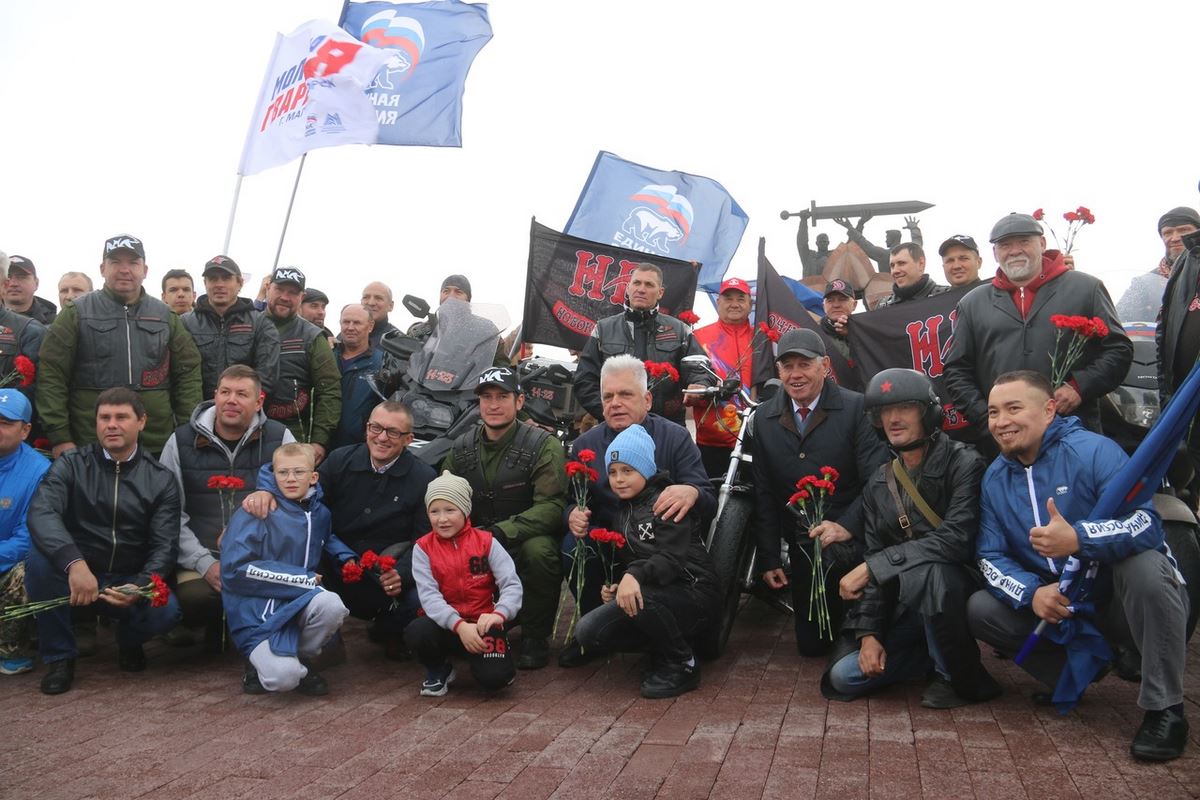 Участников масштабного патриотического мотопробега «Донбасс - Кузбасс» встретили в Магнитогорске