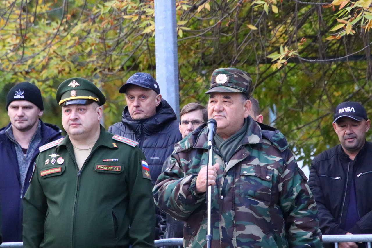 "Возвращайтесь с победой!" Добровольцы СВО из Магнитогорска отправились на Донбасс