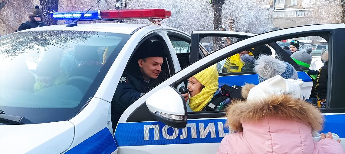 «Зимние каникулы» начались в Магнитогорске. Встречи со школьниками проводят инспекторы ГИБДД