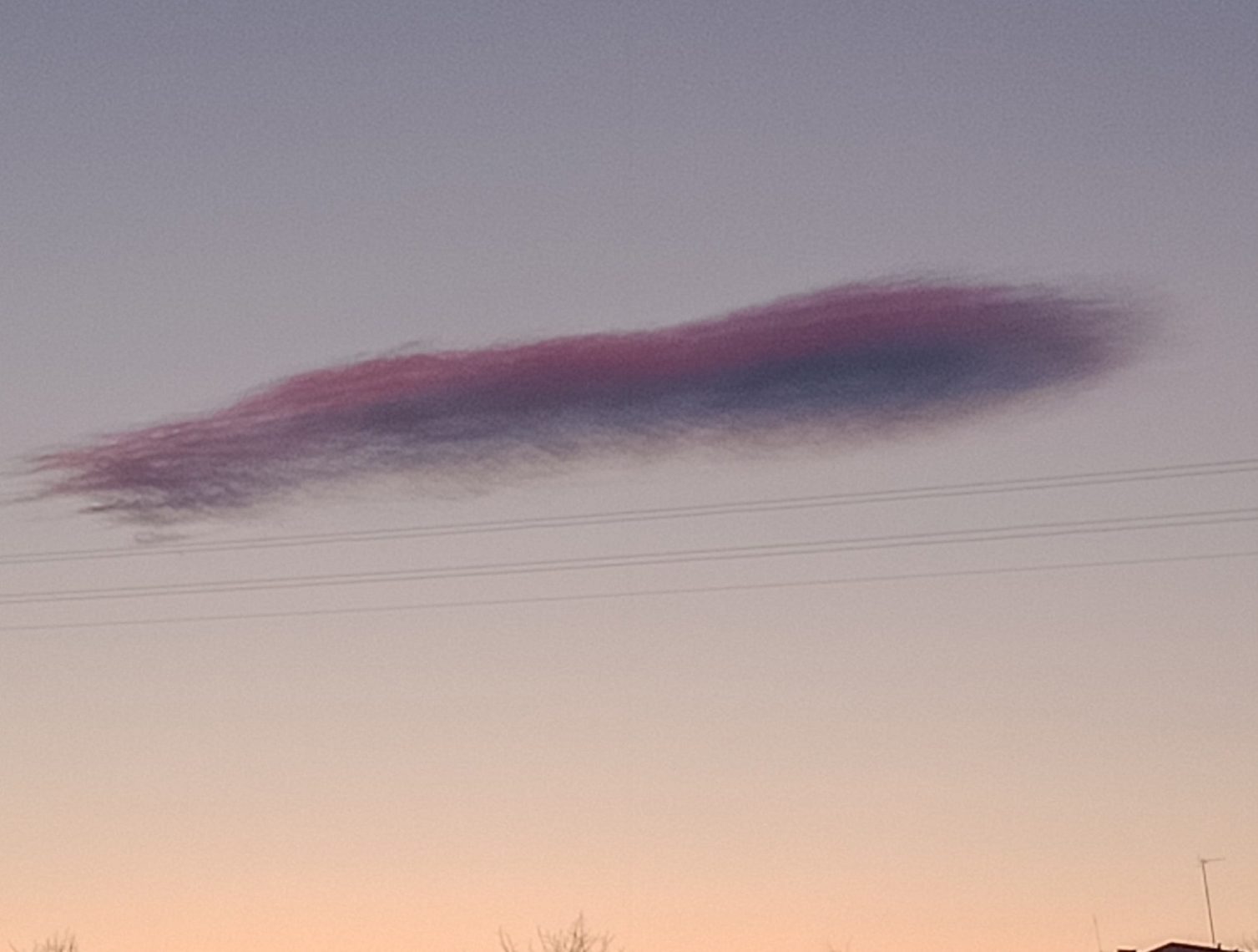 Очень странное облако в Магнитогорске попало на фото. Флаг России на небе увидели жители города