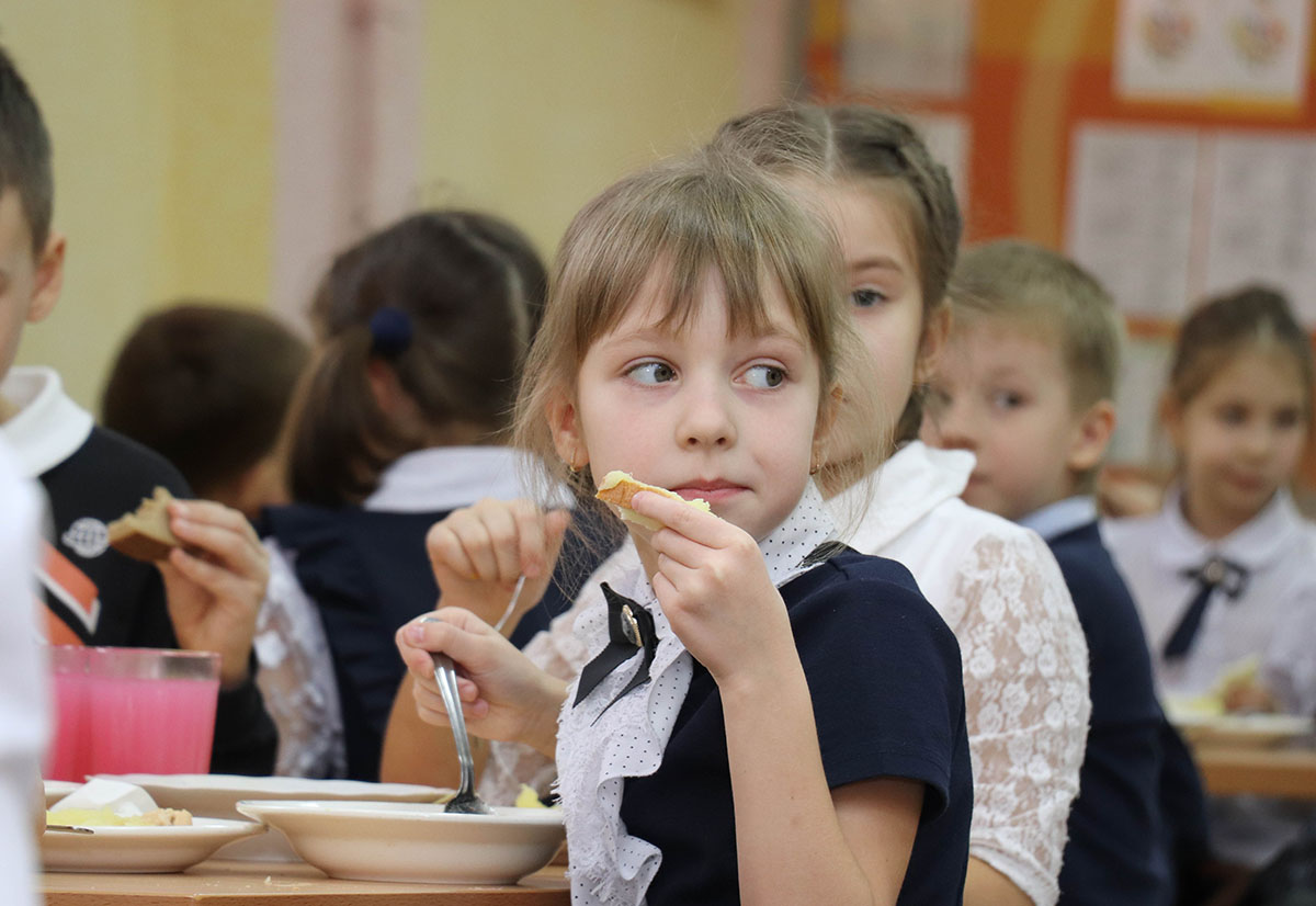 «Волна» аппетита. В школах и детских садах Магнитогорска подорожали завтраки и обеды