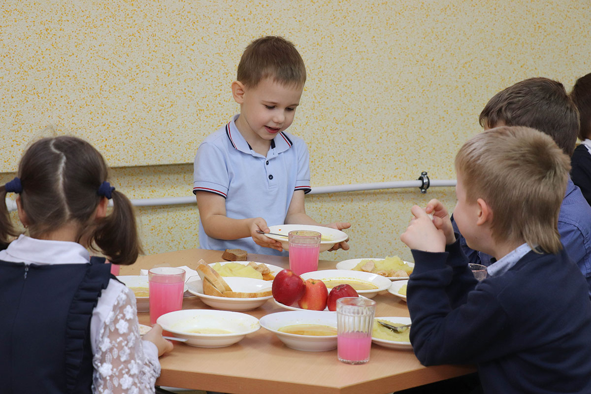 Чем кормит детей «Горторг» в Магнитогорске? Горячее питание в школах и детсадах совершенствуют