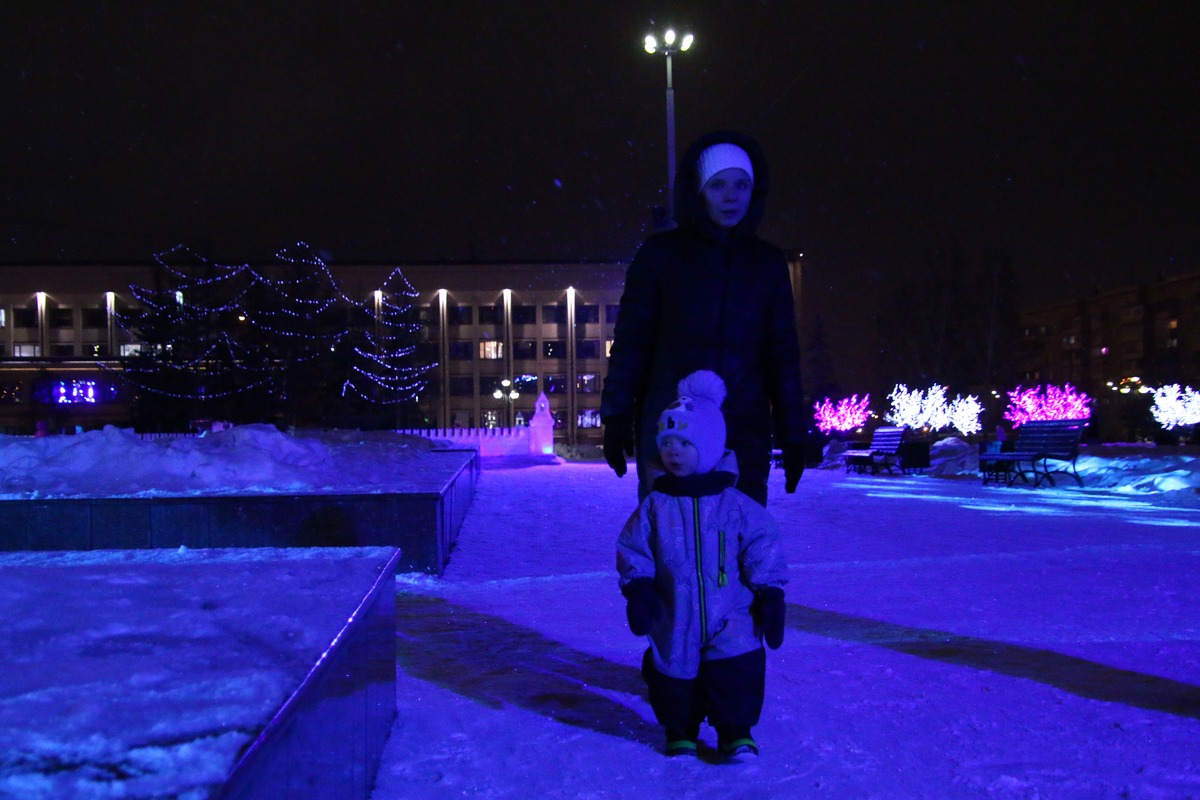Ледовые городки в Магнитогорске манят жителей огнями. Обзор ледовых царств