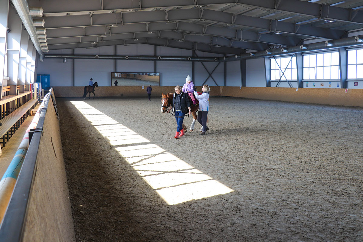 <strong>Ход конем</strong>. Особенные дети занимаются с лошадьми в конном клубе "Клевер"