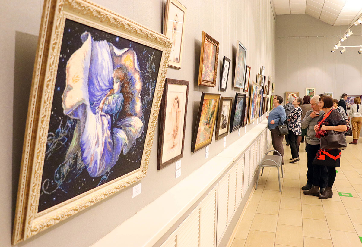 Выставка «Волшебное рукоделие» в картинной галерее Магнитогорска помогает почувствовать себя настоящим творцом