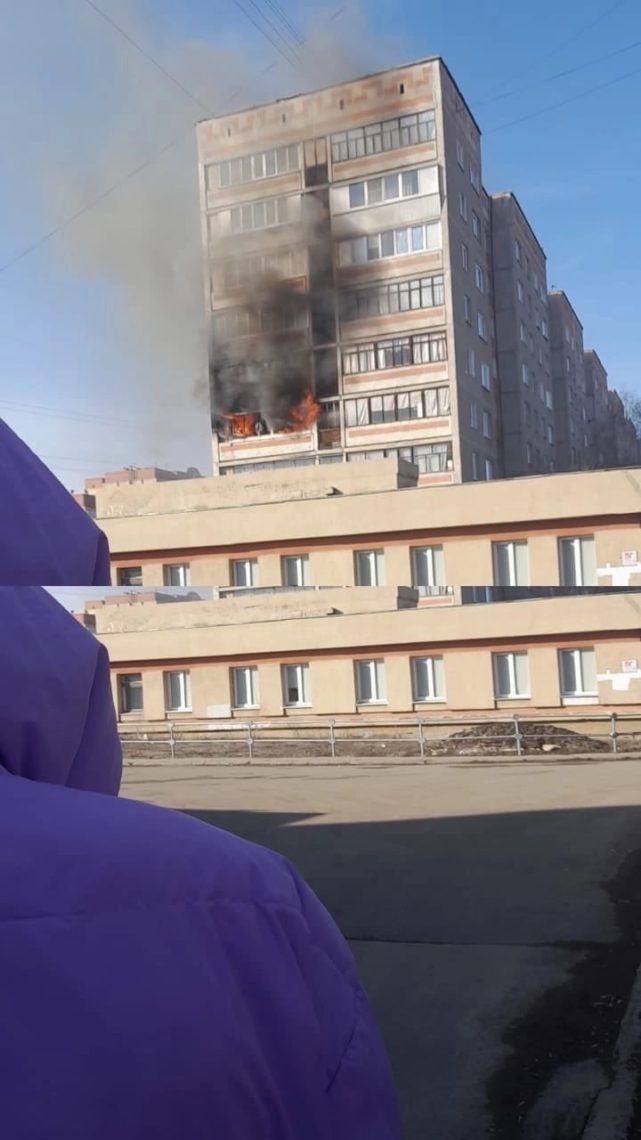 Пожар на Тевосяна. Из-за брошенного окурка загорелся балкон в Магнитогорске