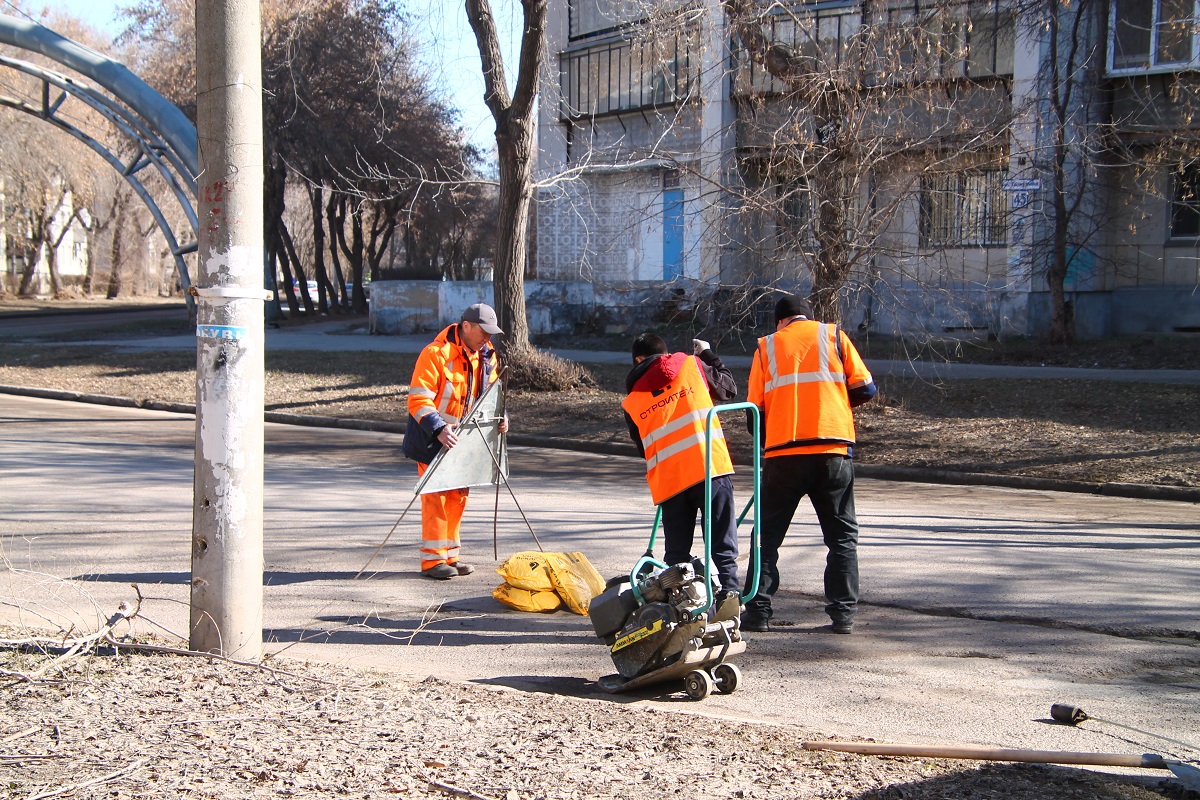В Магнитогорске открыт сезон санитарной уборки и ямочного ремонта