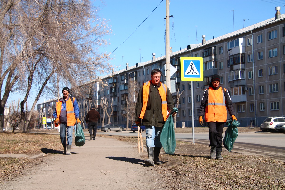 В Магнитогорске открыт сезон санитарной уборки и ямочного ремонта
