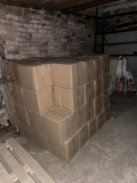 Склад «паленки» в гаражах. Три тысячи бутылок нелегального алкоголя нашли в Магнитогорске