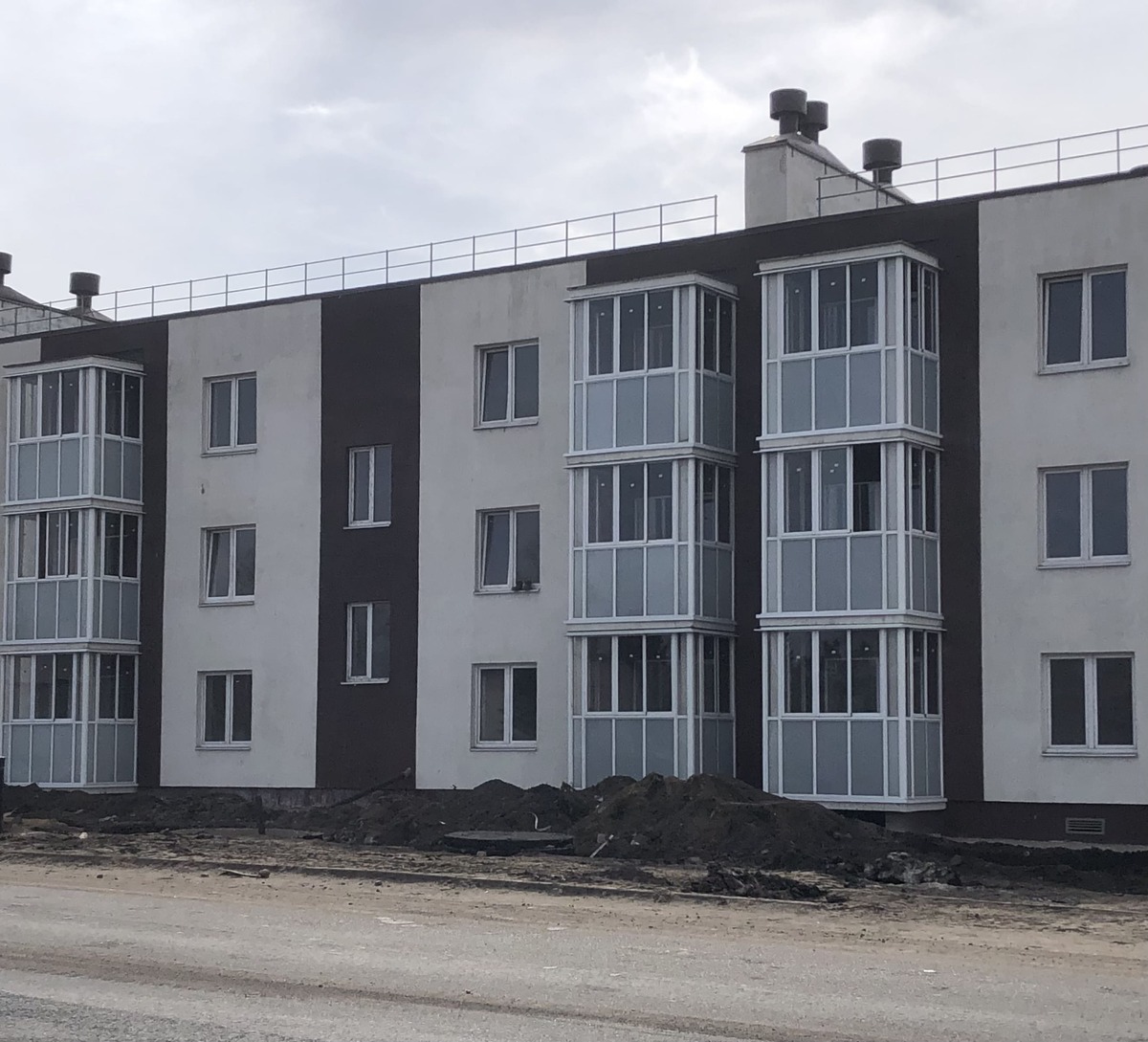 Новый дом в Волновахе. Трест «Магнитострой» построил трехэтажку в районном центре ДНР