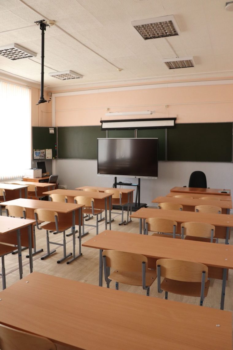Новая школа в старых стенах. Глава Магнитогорска проверил готовность трех школ к учебному году