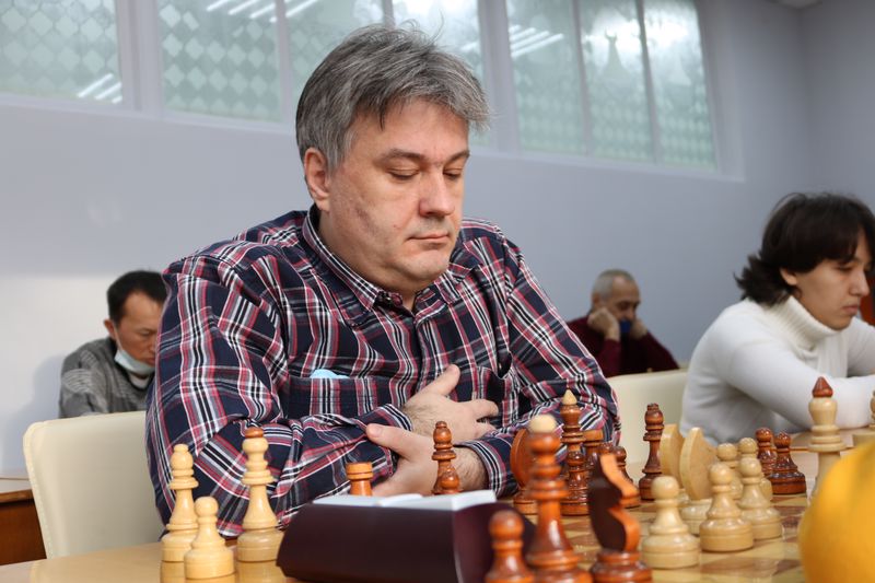 Поставил шах и мат заочно. Престижный мировой турнир выиграл шахматист из Магнитогорска