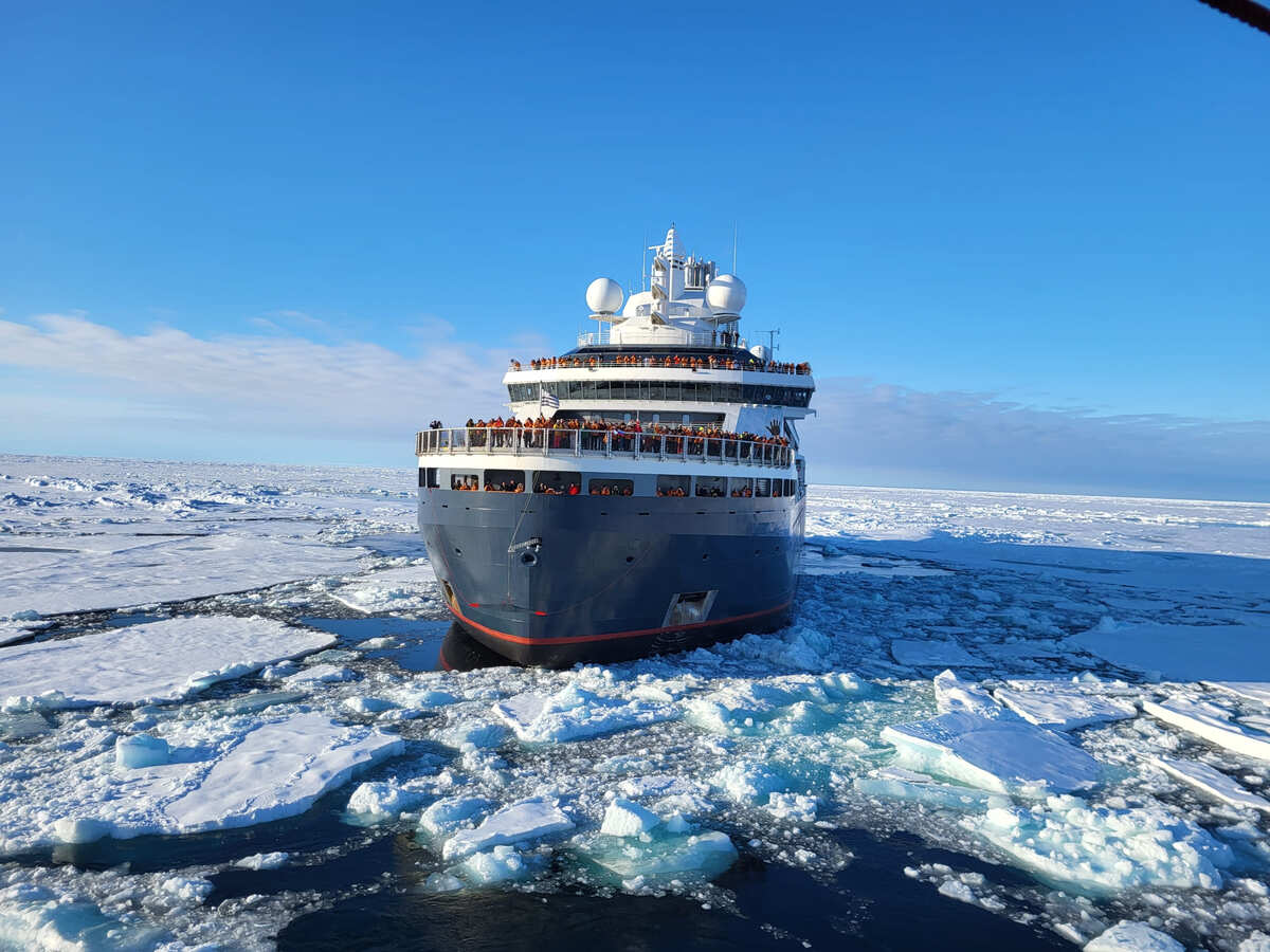 Школьник из Магнитогорска побывал на Северном полюсе на мощнейшем ледоколе