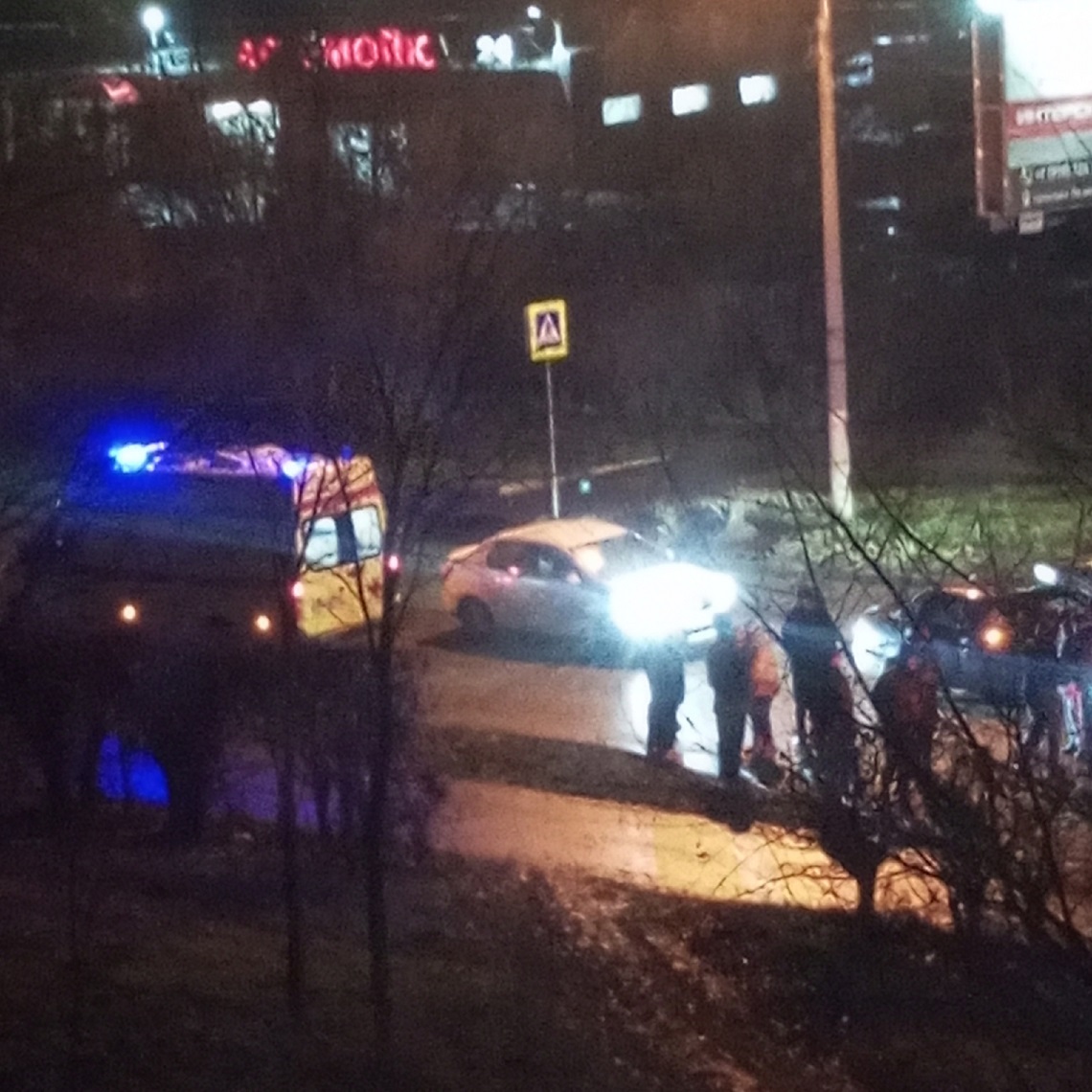 Женщина скончалась в машине скорой помощи. В Магнитогорске микроавтобус задавил пешехода