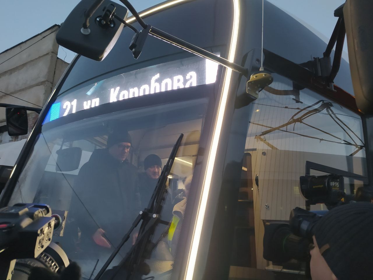 Техника по последнему слову. Алексей Текслер осмотрел ультрасовременные трамваи в Магнитогорске
